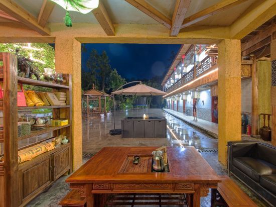Чжанцзяцзе: Hansu Jingshui Shanju Hotel (Zhangjiajie Yangjiajie Ticket Station)
