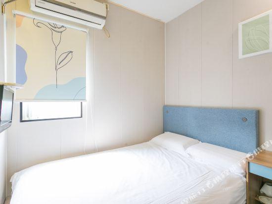 Шаоксинг: Yibai Liangpin Hotel (Shaoxing Keqiao Wanda Plaza)