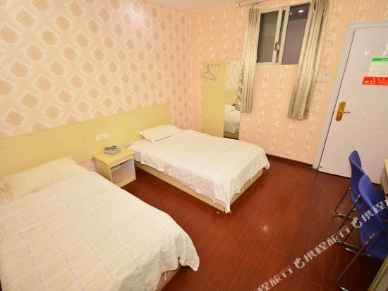 Ухань: Hello Light Hotel (Wuhan Hongshan Square subway station)