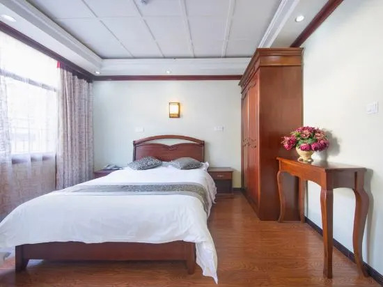 Чжанцзяцзе: Summer Time Homestay-Wulingyuan