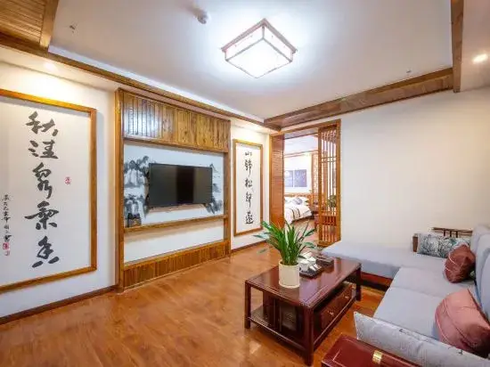 Чжанцзяцзе: Summer Time Homestay-Wulingyuan