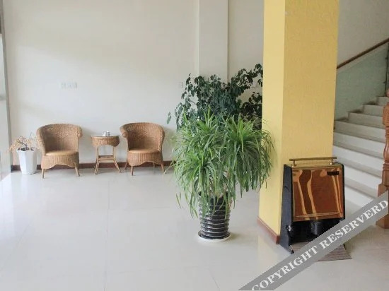 Наньтун: Xinbo Business Hotel