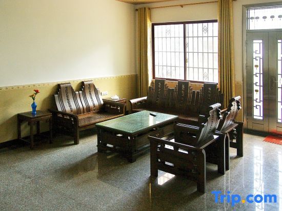 Яншо: Yangshuo Yuanyuan Hotel (20 yuan Xianggongshan Scenic Area)