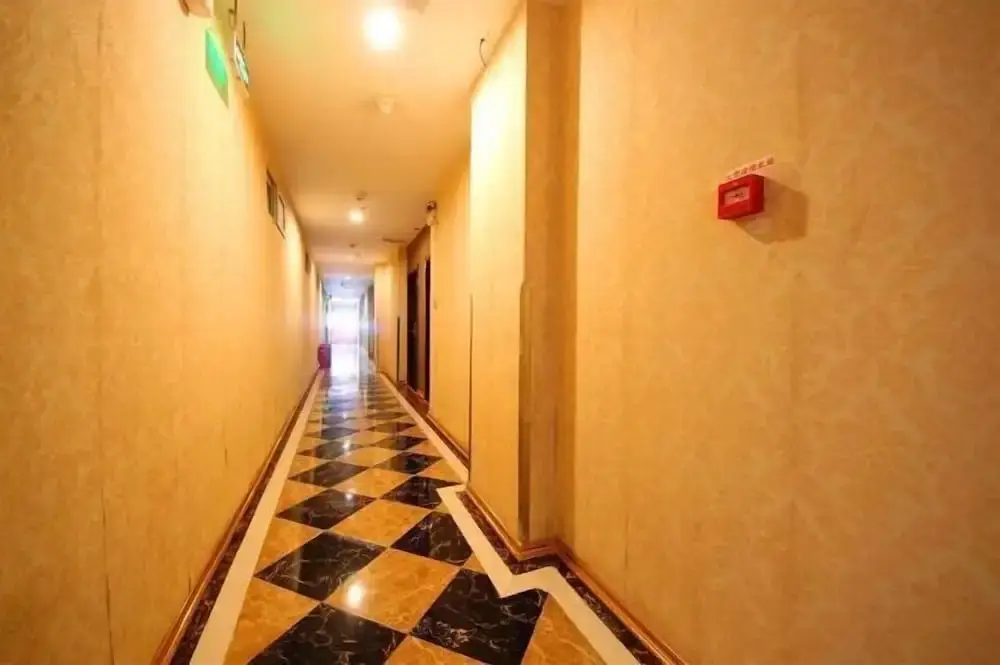 Nanning Hongtu Business Hotel (Railway Station) — фото 1