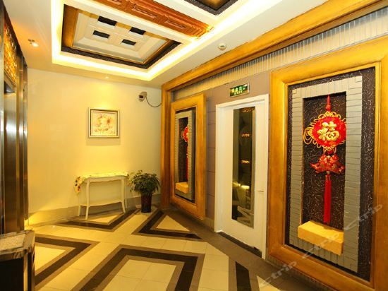 Чанчжоу: 莫泰酒店(常州迎宾路九洲新世界广场店)