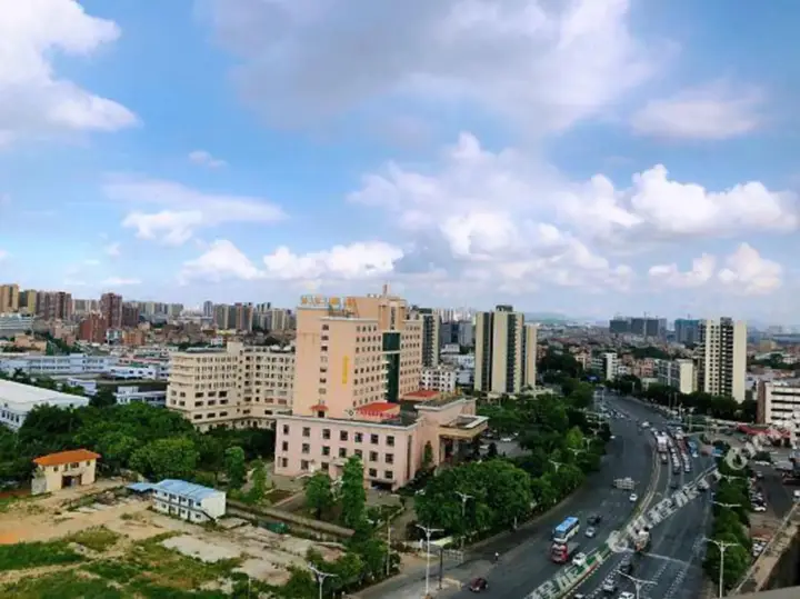 Дунгуань: Daily Business Hotel (Dongguan Zhongtang)