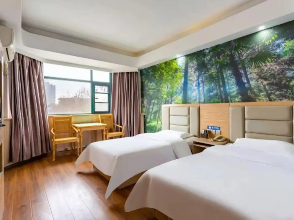 Чжэнчжоу: Fangyuan Hotel (Zhengda Yi Affiliated Hospital Bishagang Park)