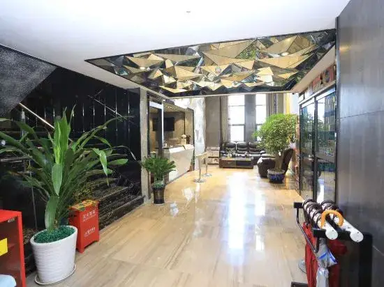Чунцин: Qianhui Hotel (Chongqing Daping Longhu Times Tianjie Store)
