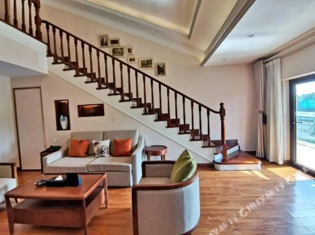 Чэнду: Happyland & Health Home