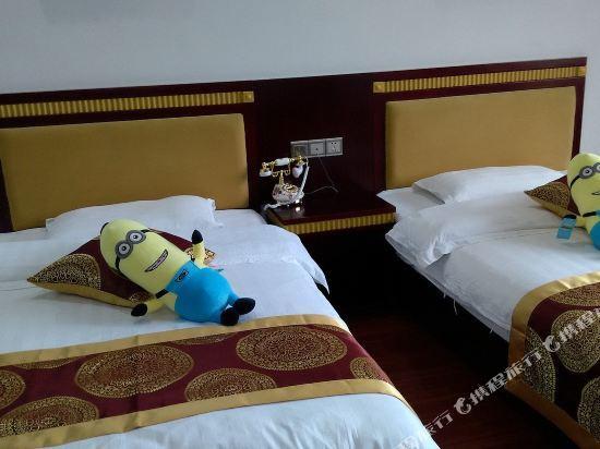 Лешан: Guest to the Hotel