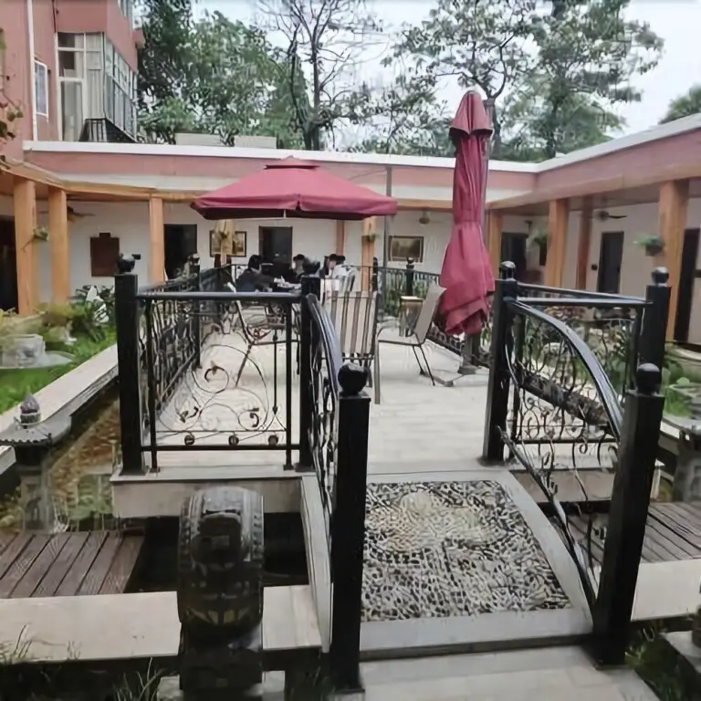 Нанкин: 怡莱酒店(南京油坊桥地铁站店)