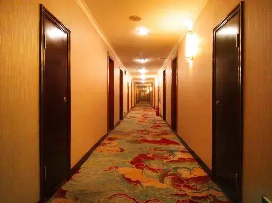 Хух-Хото: Biligong Hotel (Hohhot Railway Station)