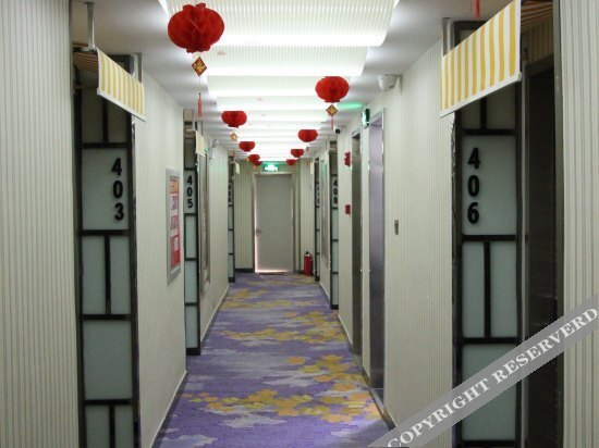 Кайфын: Buttonwood Fashion Hotel