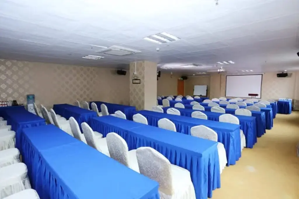 Шэньчжэнь: Vienna Hotel Shenzhen Longgang Ainan Road Branch