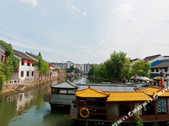 Huzhou Yiwen Movie E-sports Hotel (Yishang Street Scenic Area) — фото 1