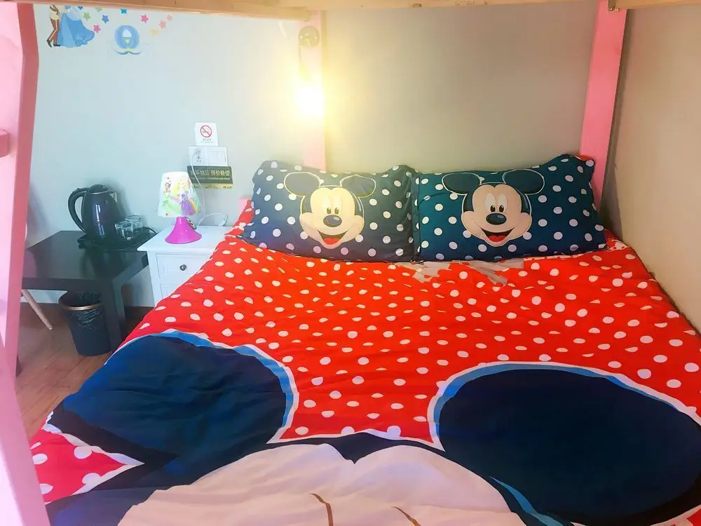 Шанхай: YaTai Park House Disneyland Branch