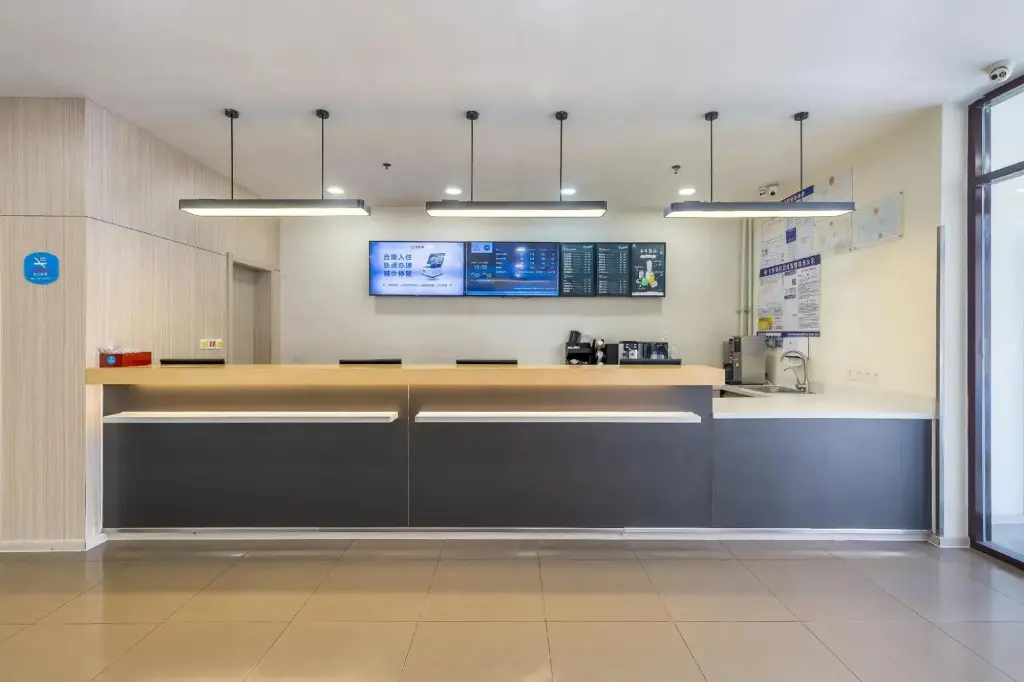 Лаиву: Hanting Hotel (Laiwu Fengcheng West Street)