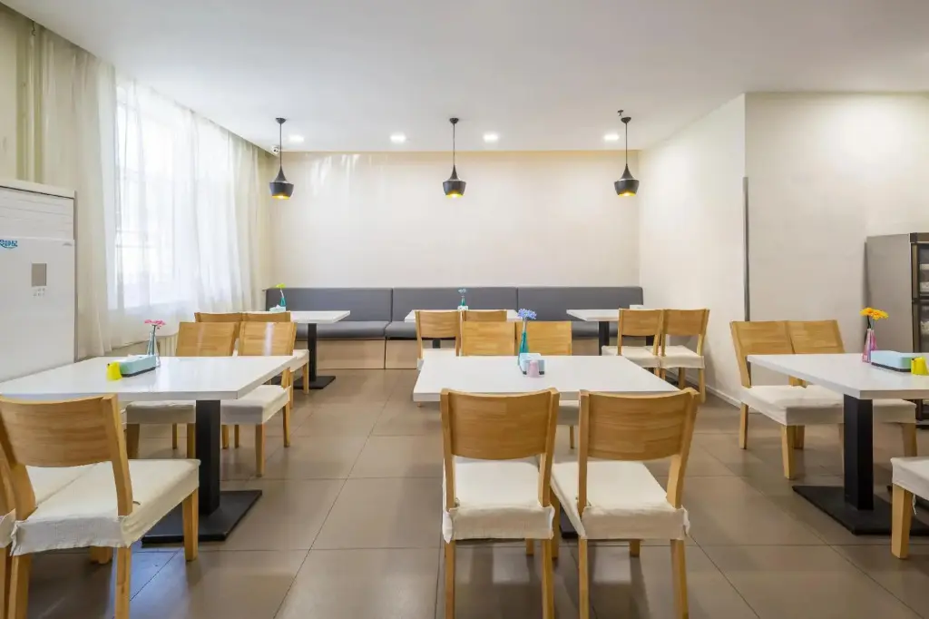 Лаиву: Hanting Hotel (Laiwu Fengcheng West Street)