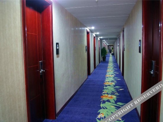 Чжэнчжоу: Holiday Inn Yong'an (Zhengzhou Economic Development Central Plaza Subway Station)