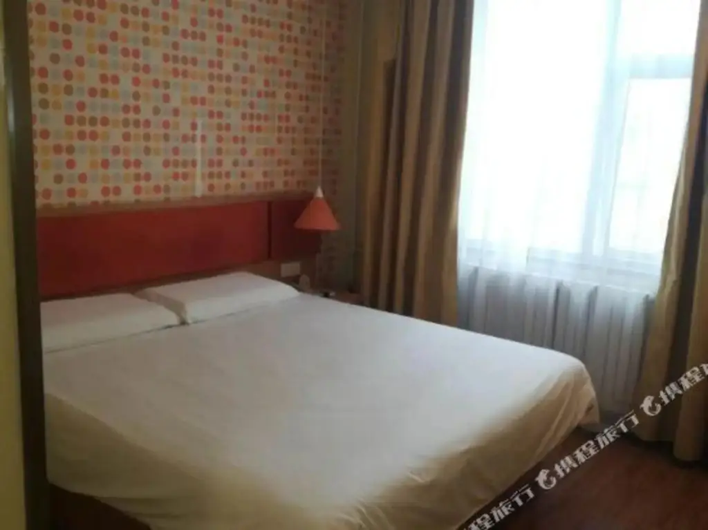 Ease Hotel — фото 1