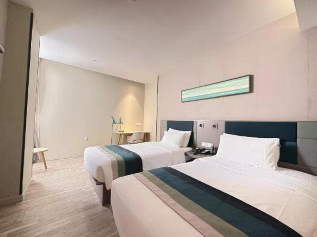 Чжухай: Home Inn Selected (Zhuhai Gongbei Port Qinglv South Road)