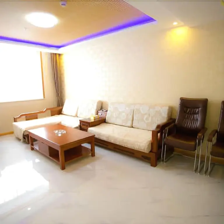 Кайфын: Lanwan Holiday Hotel