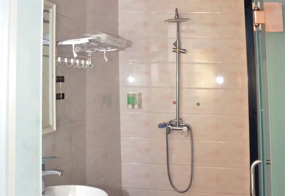 Хуанган: Jasmine Bloom INN Chain Hotel (Xishui)
