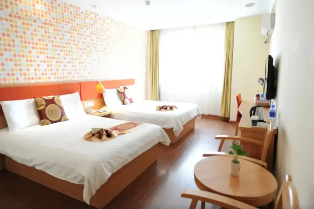 Home Inn Jilin Century Plaza Huashan Road — фото 1