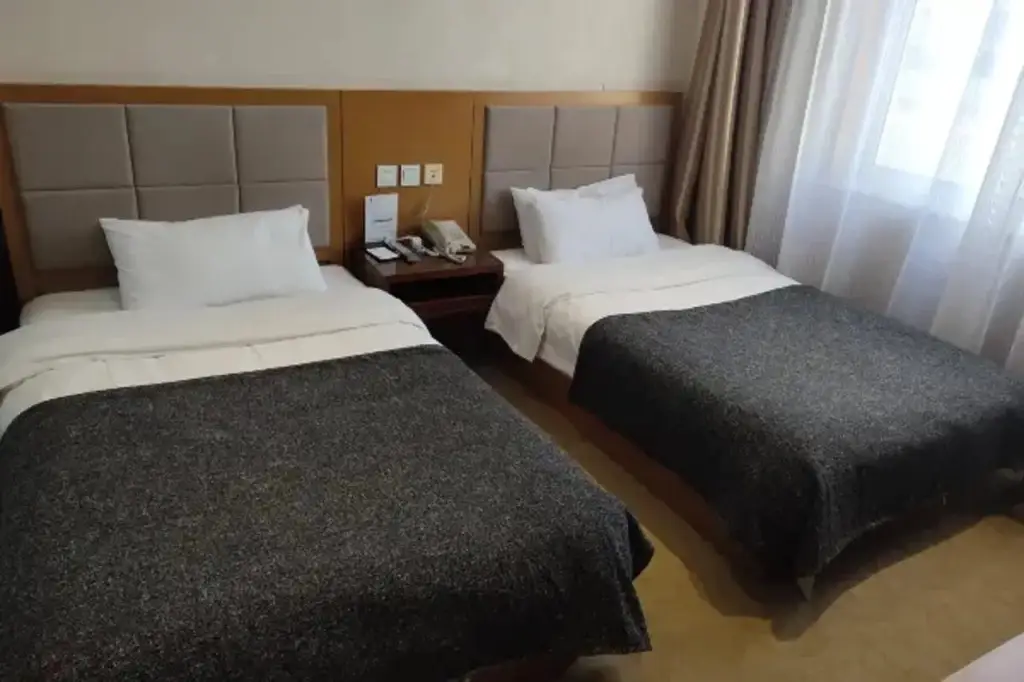 Вэйхай: Yujia Hotel (Rongcheng Sakura Lake Sports Park)