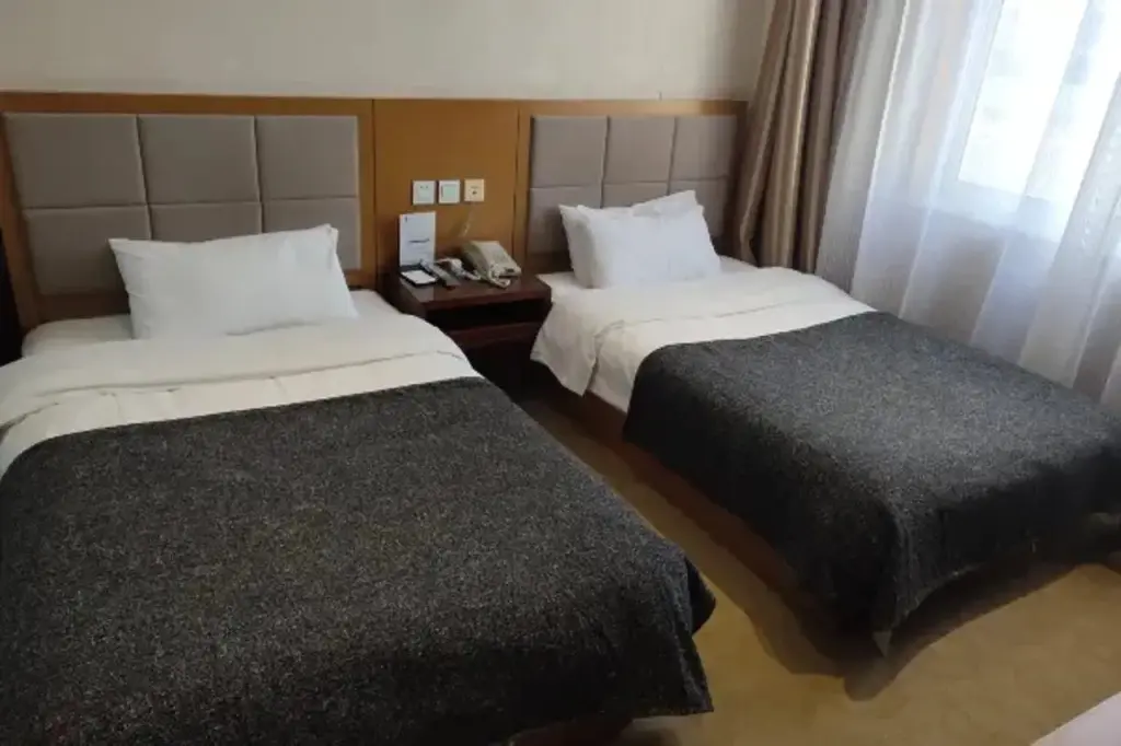 Вэйхай: Yujia Hotel (Rongcheng Sakura Lake Sports Park)