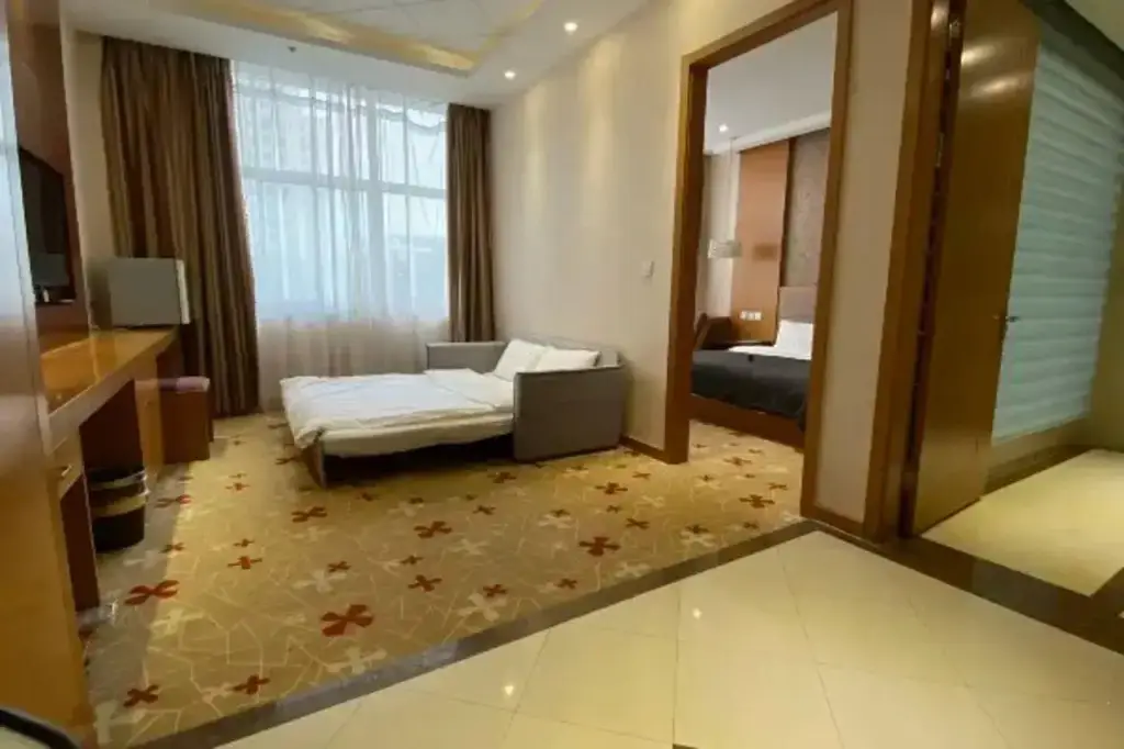 Вэйхай: Yujia Hotel (Rongcheng Sakura Lake Sports Park)