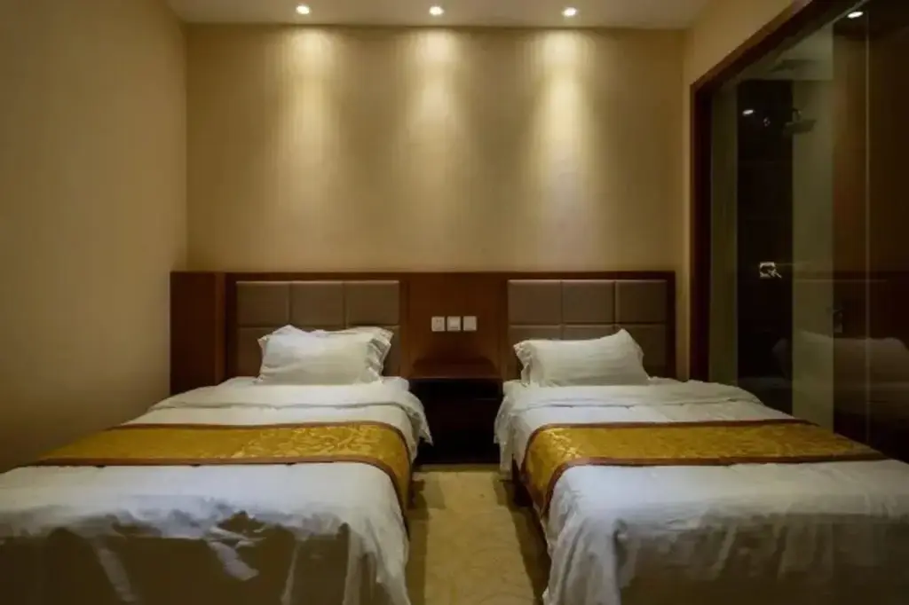 Вэйхай: Yujia Hotel (Rongcheng Sakura Lake Sports Park)