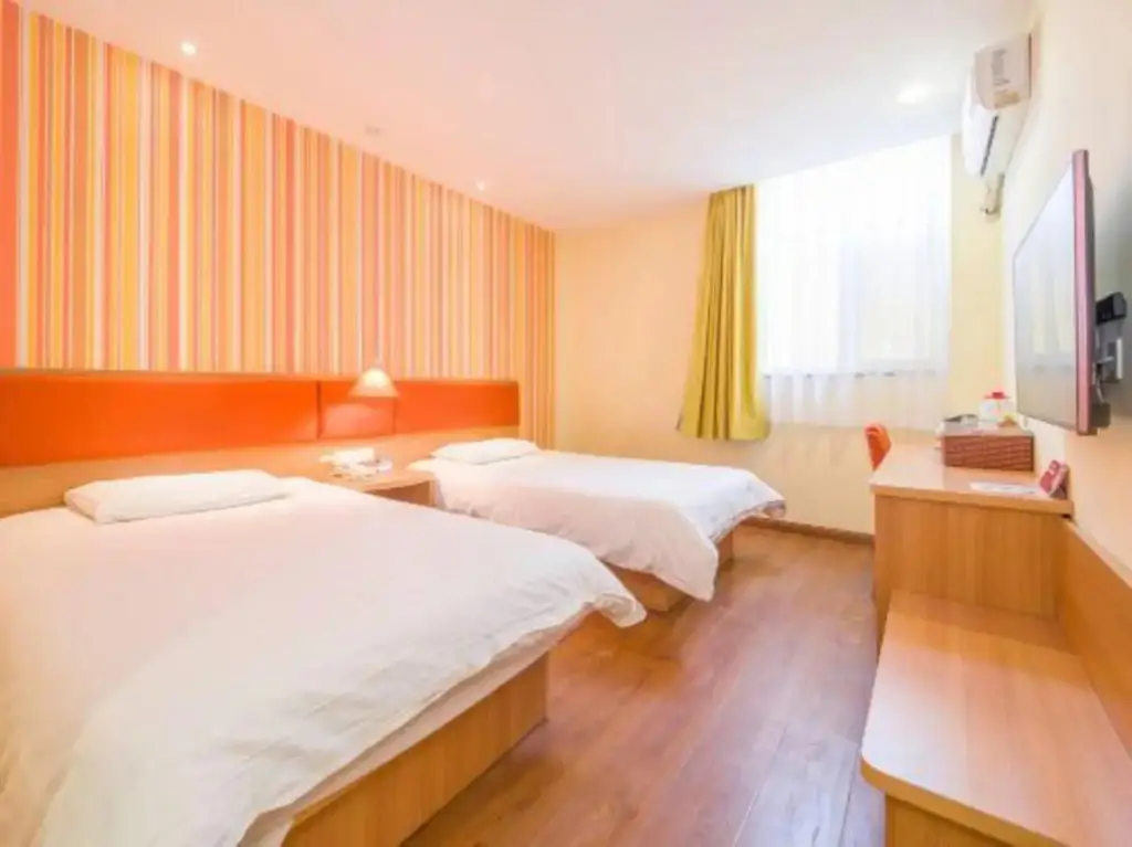 Цзинань: Rujia Hotel (Shandong International Convention and Exhibition Center Jiqi Road Kuangshan)