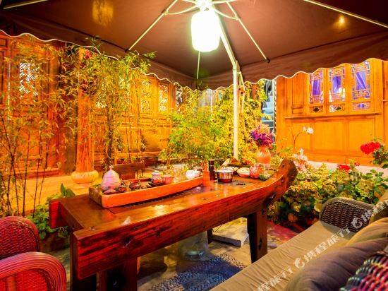 Лицзян: Xushanchu Inn (Lijiang Ancient City Mufu Branch)