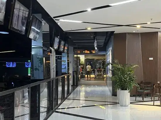 Locals Hotel (Guangzhou Sports Center Linhexi Metro Station) — фото 1