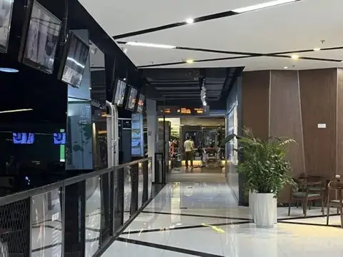 Locals Hotel (Guangzhou Sports Center Linhexi Metro Station) — фото 1