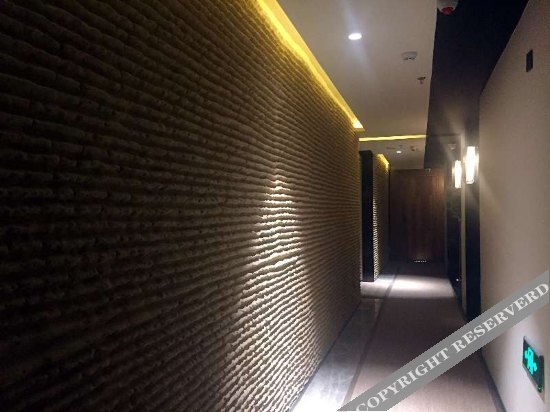 Урумчи: Yueshe Hotel (Near Cancer Hospital & Xiaogou Subway Station)
