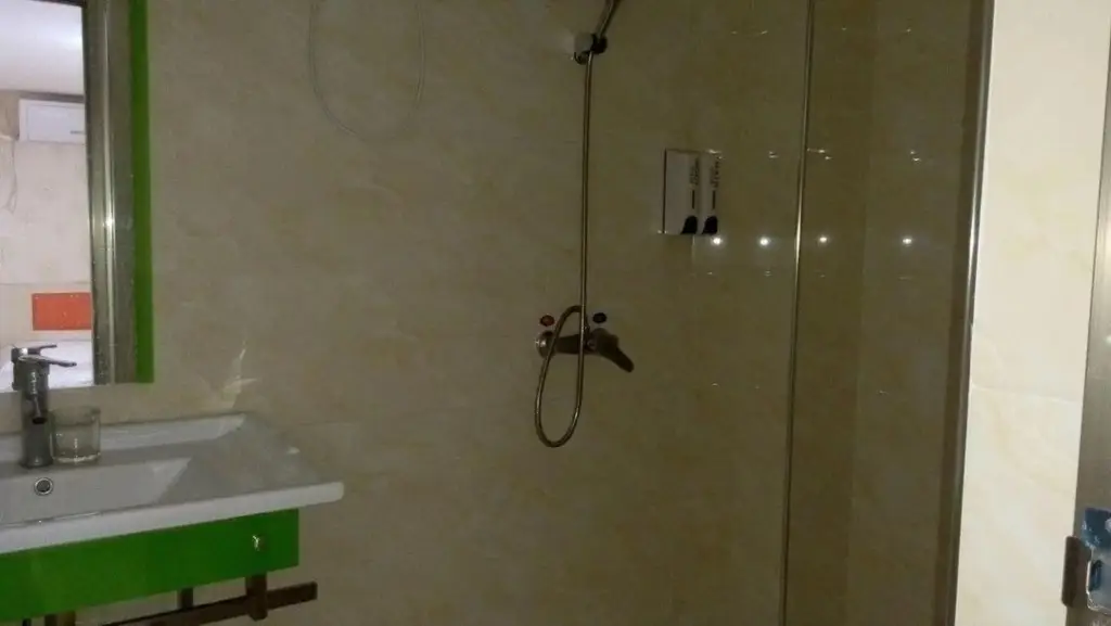 Ухань: Jiayuan Business Hotel (Wuhan University of Science and Technology Huangjiahu Campus )