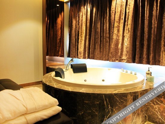 Ухань: Yichao Theme Hotel