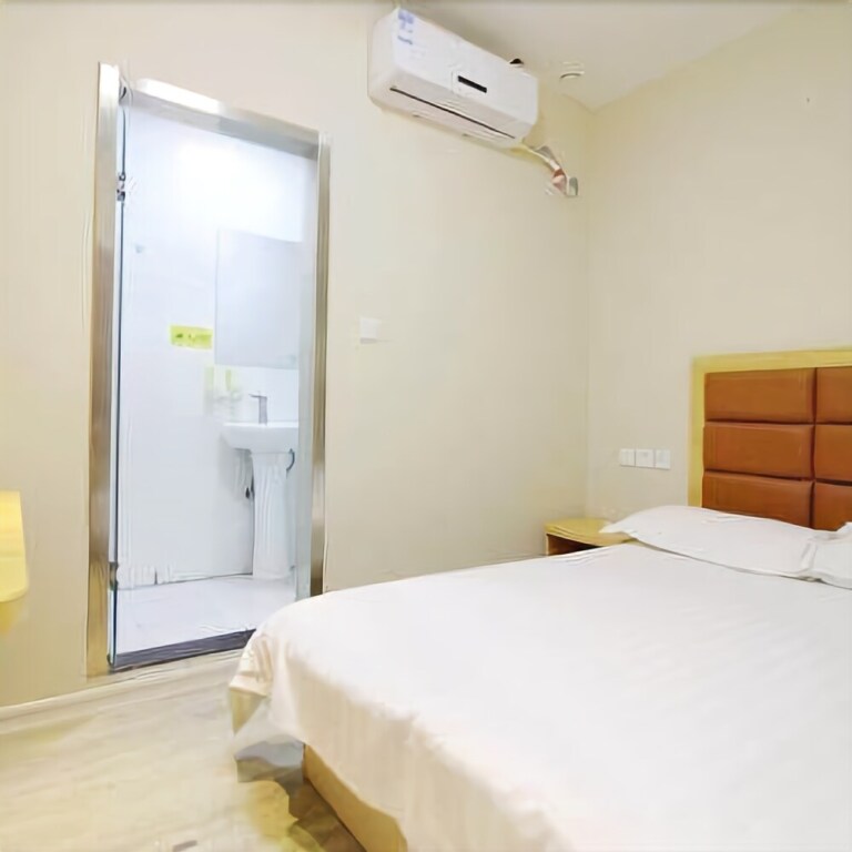 Циндао: Starway Hotel Qingdao Middle Xianggang Road