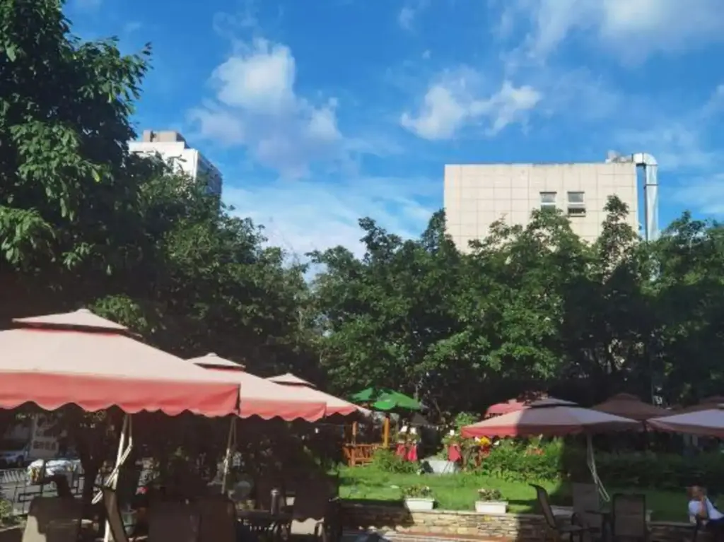 Мяньян: Kaimeiju Four Seasons Scenic Hotel (Mianyang High-Speed Railway Station)