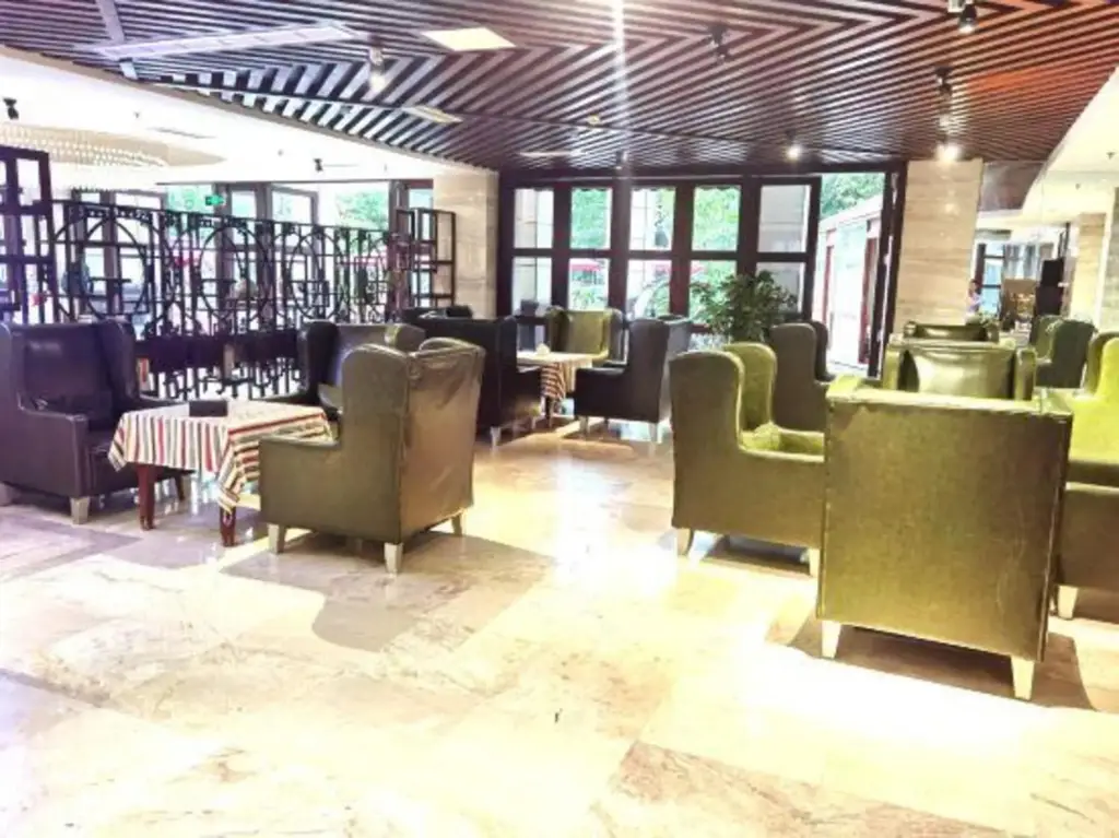 Мяньян: Kaimeiju Four Seasons Scenic Hotel (Mianyang High-Speed Railway Station)