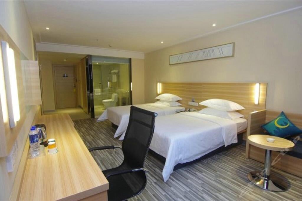 Лохэ: Elan Inn Luohe Changjian East Bund