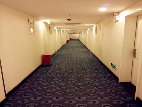 Bianfang Business Hotel — фото 1