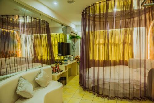 Чжэнчжоу: Wan'ai Hotel (Zhengzhou Huayuan Road Shamen Subway Station)