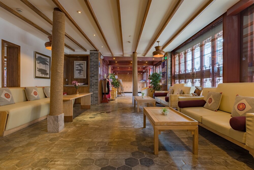 Lijiang Ivy Garden Cloud Mountain Hotel — фото 1