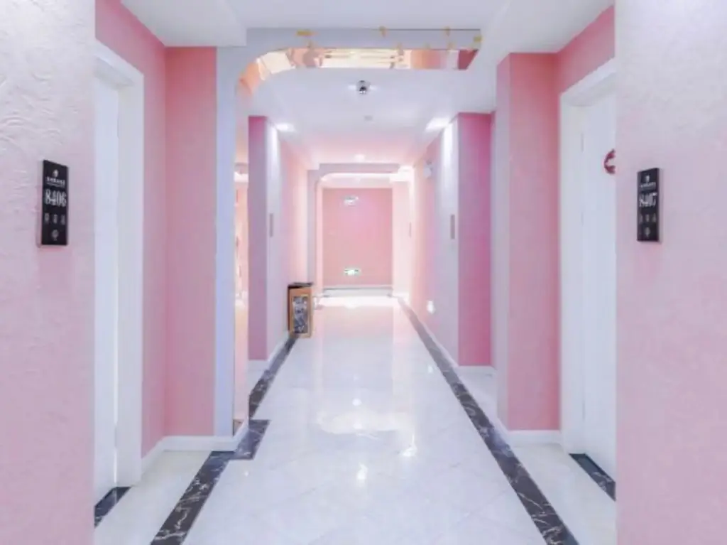 Dongfang Holiday Hotel — фото 1