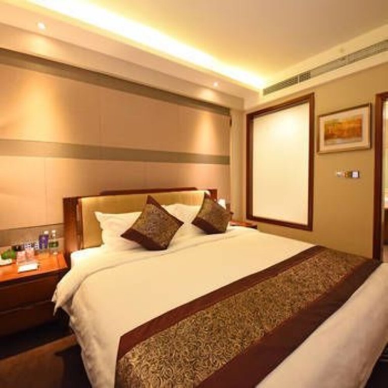 Чанша: Shanshui Baihua Hotel (Changsha West Passenger Station)