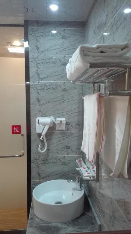 Тайчжоу: Thank Inn Hotel Jiangsu Xinghua Dainan Town Guzhuang Village Bus Station