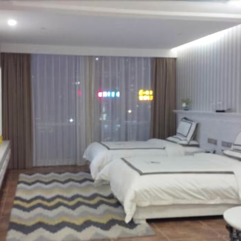 Путянь: Lock Hotel